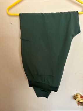 Men's Dark Green Jogger Pants - Classic Pull-On Style